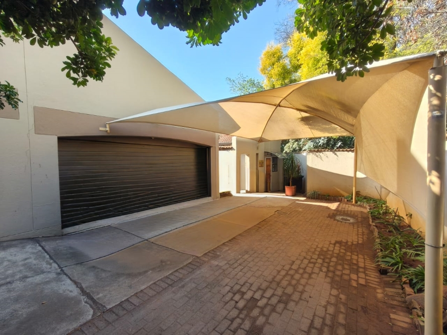 3 Bedroom Property for Sale in Safari Gardens North West